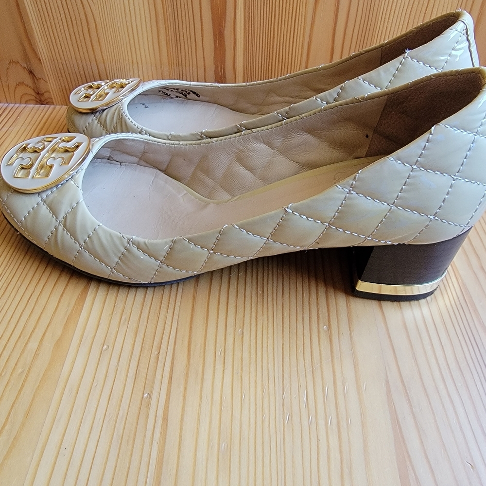Heels - Picture 4 of 4